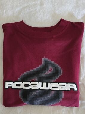 ROCAWEAR Men's Long-Sleeve Brick Red Graphic T-Shirt (NWT)
